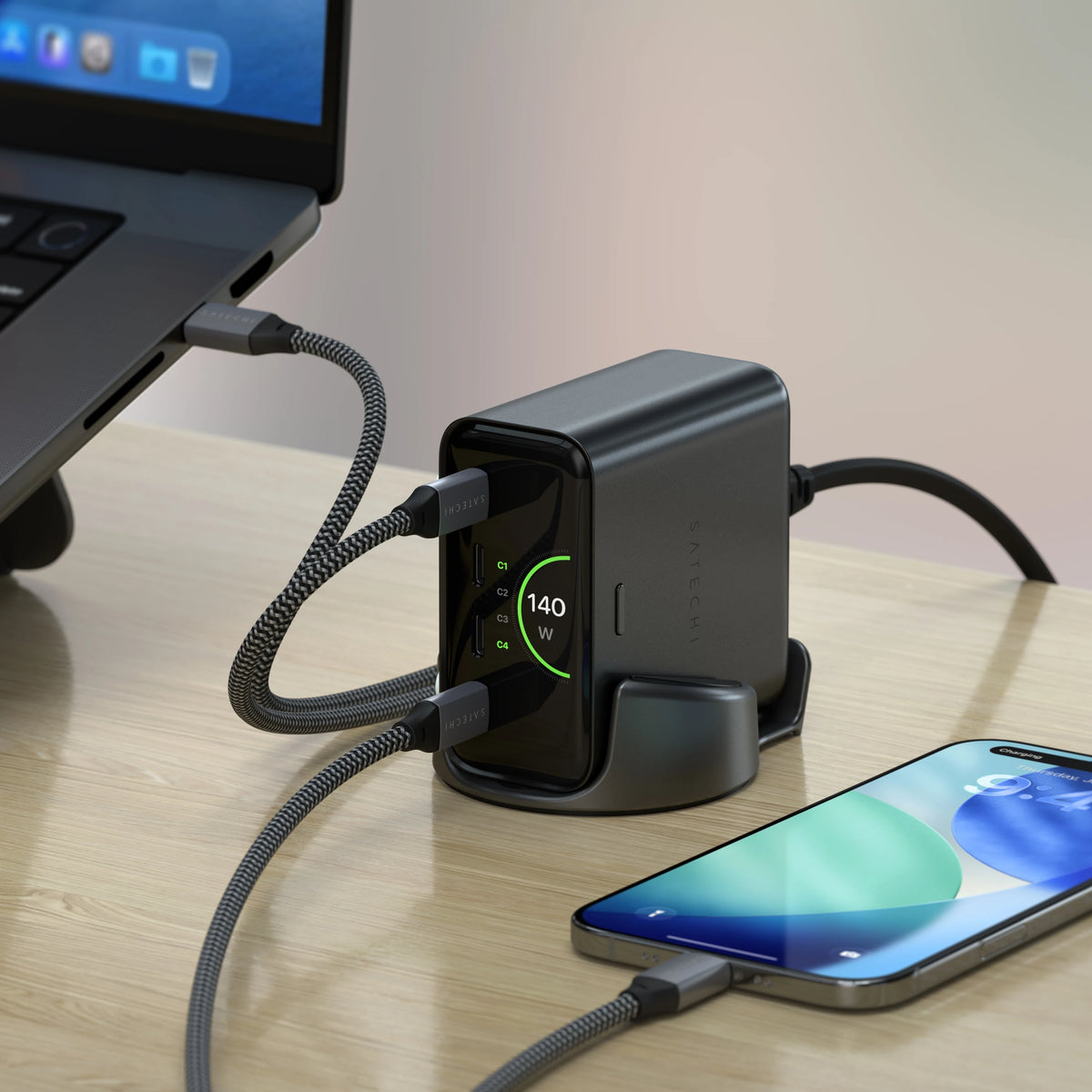 ChargeView™ 140W Desktop Charger Satechi US