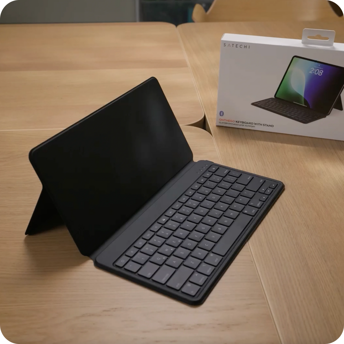 OntheGo™ Bluetooth Keyboard with Stand Satechi Black