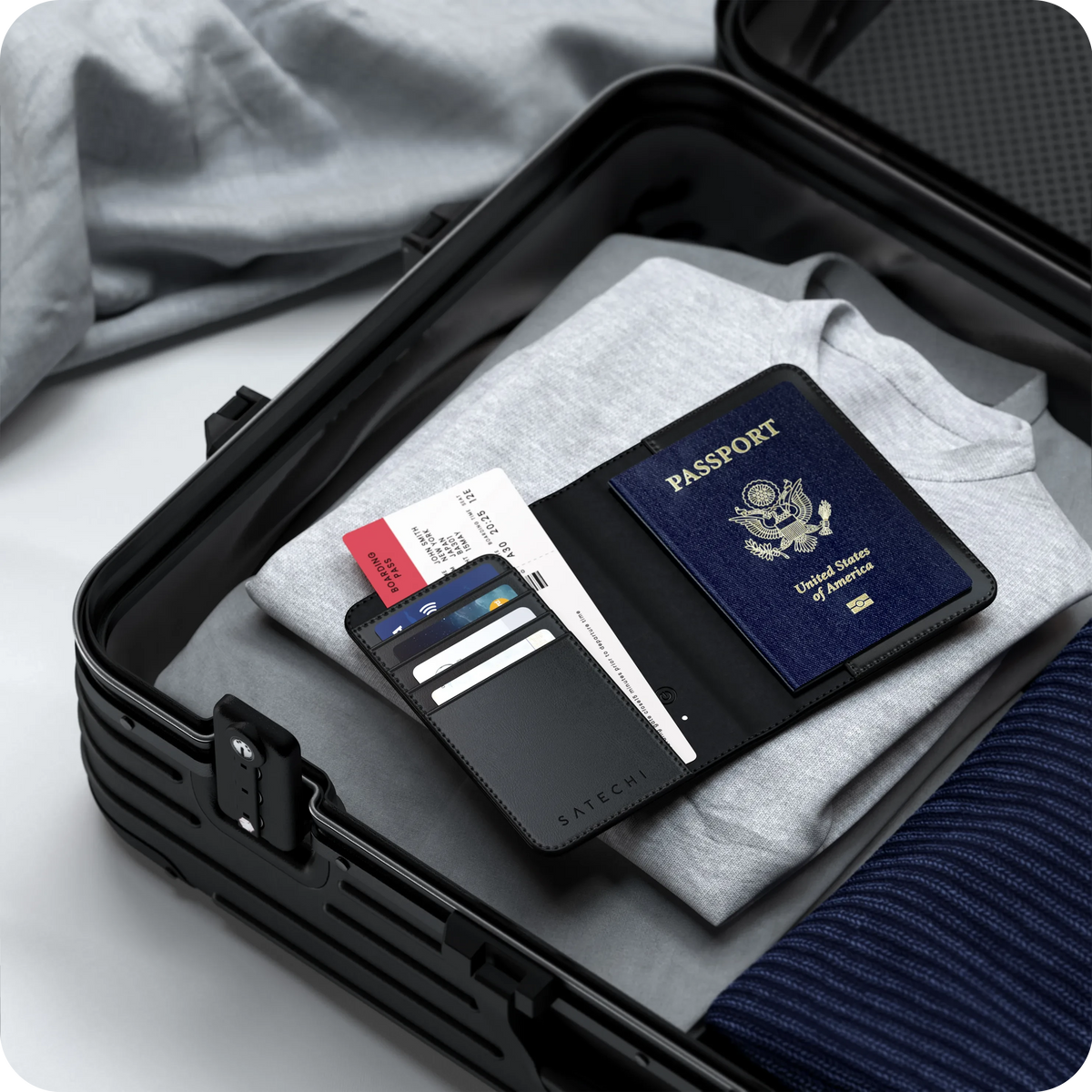 Vegan-Leather FindAll™ Passport Cover Satechi Black