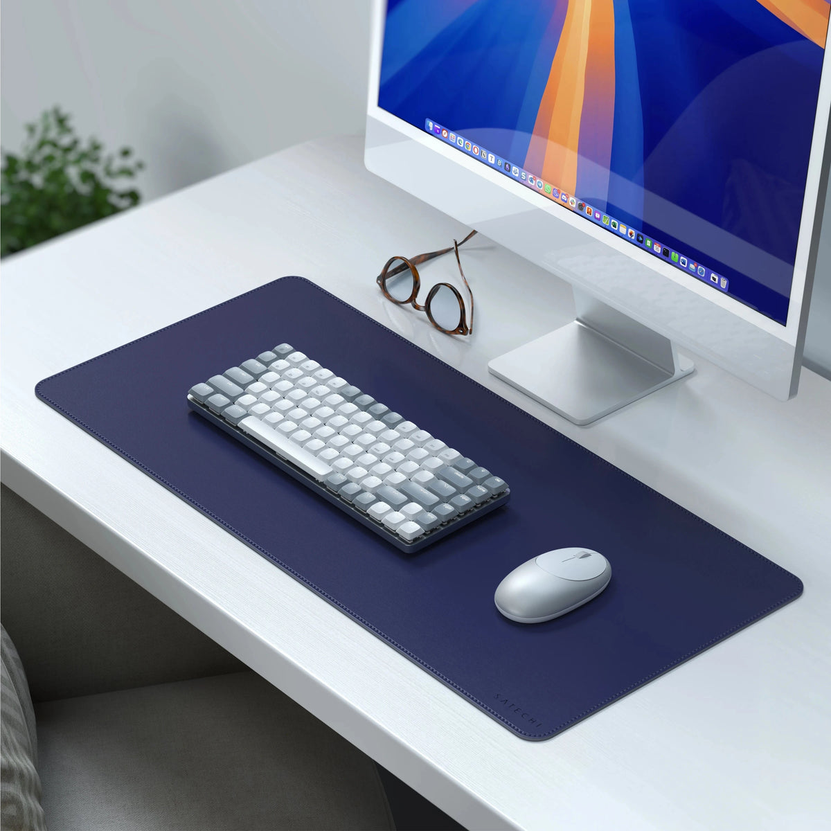 Vegan-Leather Premium Desk Mat Satechi Future Dusk